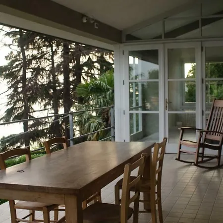 Ignatius Costal Road 8guests, Sea View, Private Parking Villa *