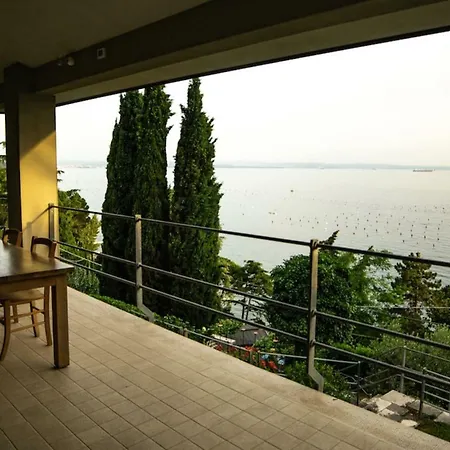Villa Ignatius Costal Road 8guests, Sea View, Private Parking Triest