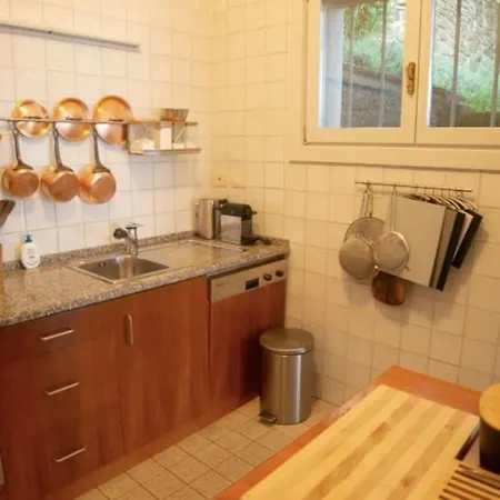 Ignatius Costal Road 8guests, Sea View, Private Parking Villa
